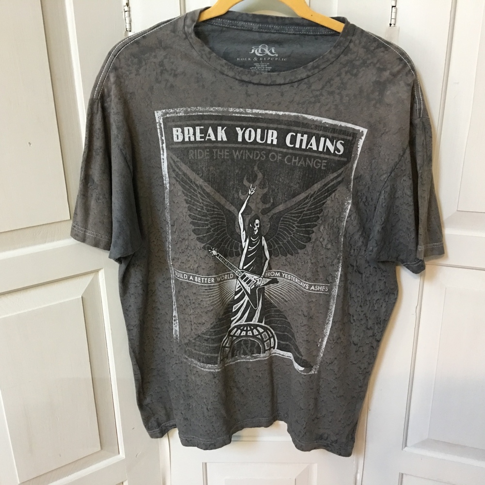 Rock & Republic | Break Your Chains Tee